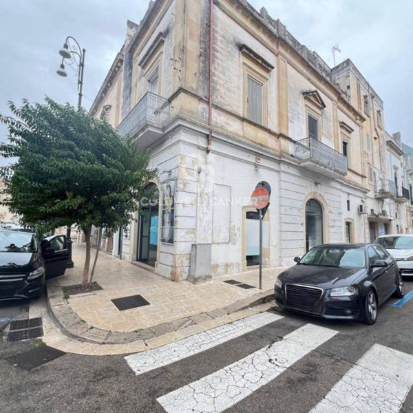 locale commerciale in affitto a Galatina