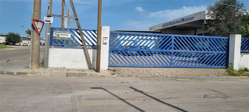 negozio in affitto a Galatina