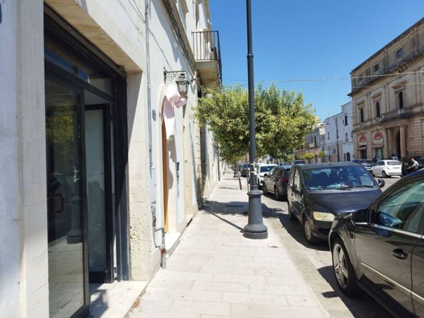 locale commerciale in affitto a Galatina
