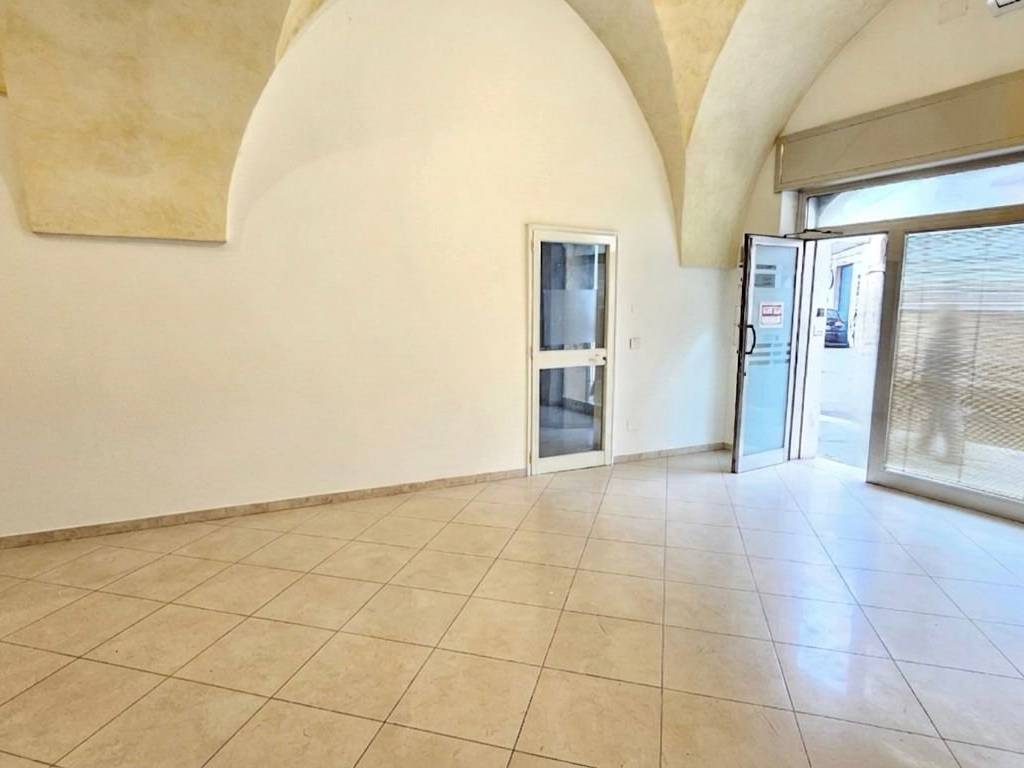 negozio in affitto a Galatone
