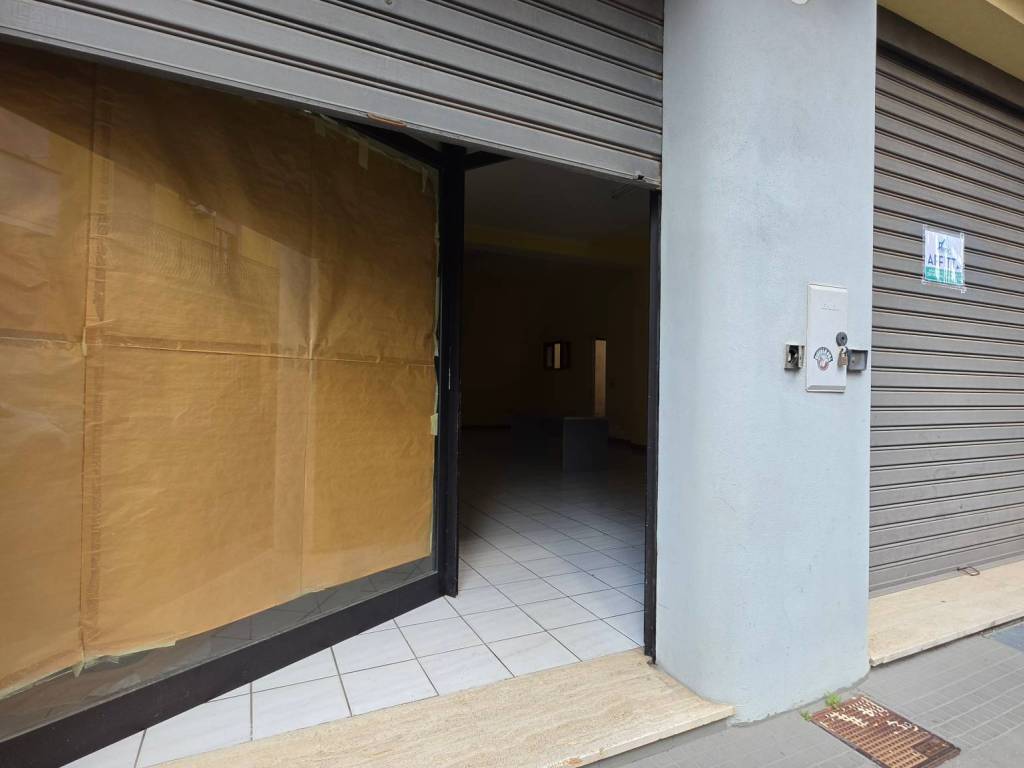 negozio in affitto a Galatone