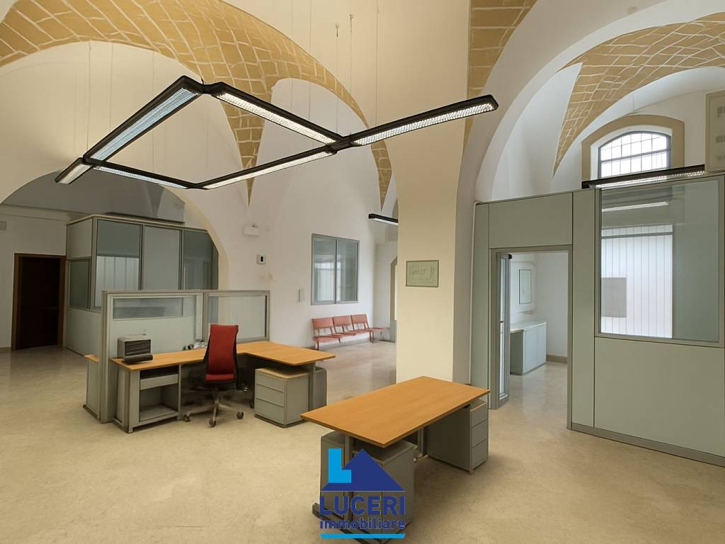 negozio in affitto a Gallipoli in zona Conchiglie