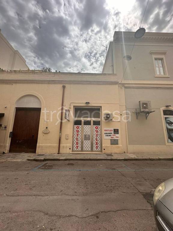 negozio in affitto a Gallipoli