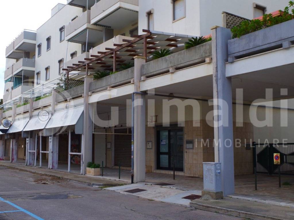 negozio in affitto a Gallipoli in zona Rivabella