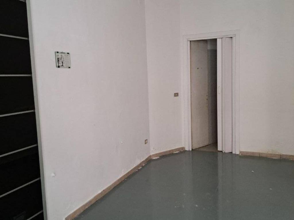 negozio in affitto a Lecce