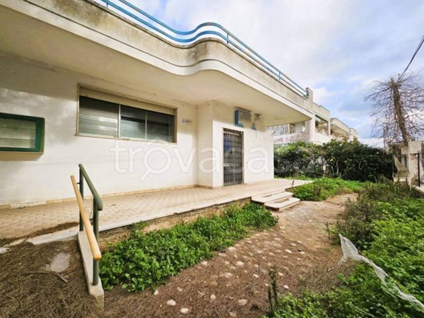 negozio in affitto a Lecce in zona Borgo Pace