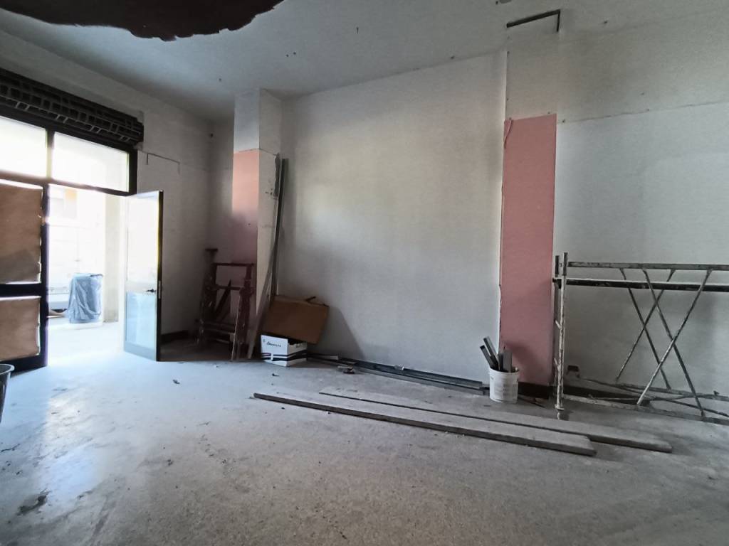 negozio in affitto a Lecce in zona Salesiani