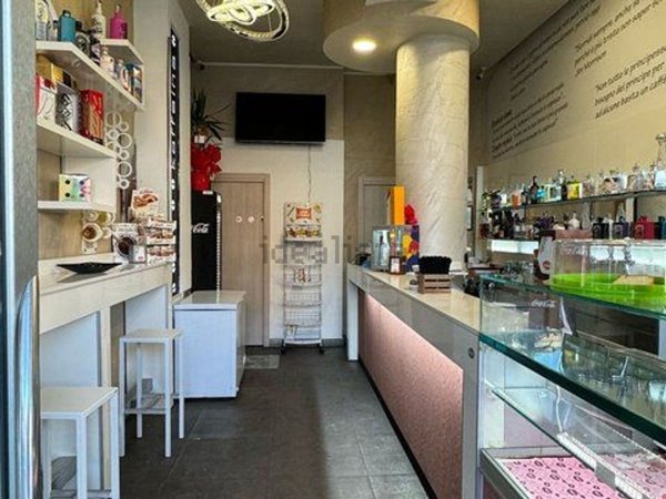 negozio in affitto a Lecce in zona Santa Rosa