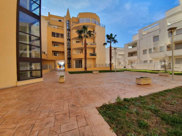 locale commerciale in affitto a Lecce