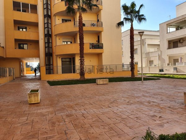 locale commerciale in affitto a Lecce