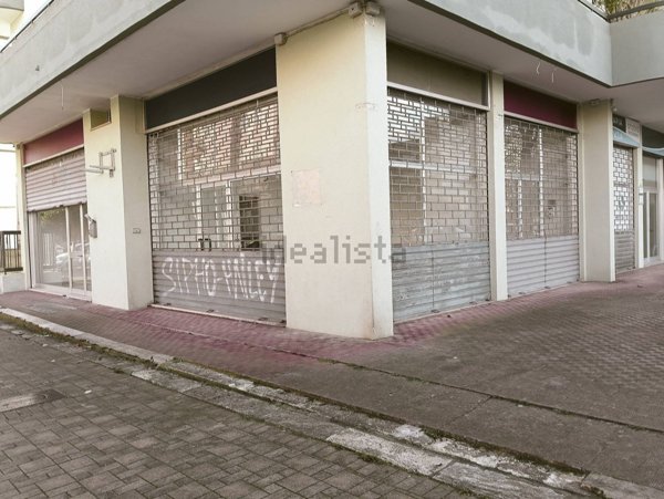 locale commerciale in affitto a Lecce