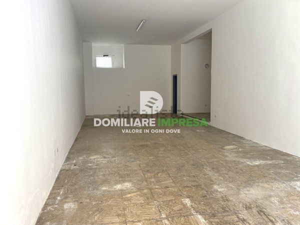 locale commerciale in affitto a Lecce
