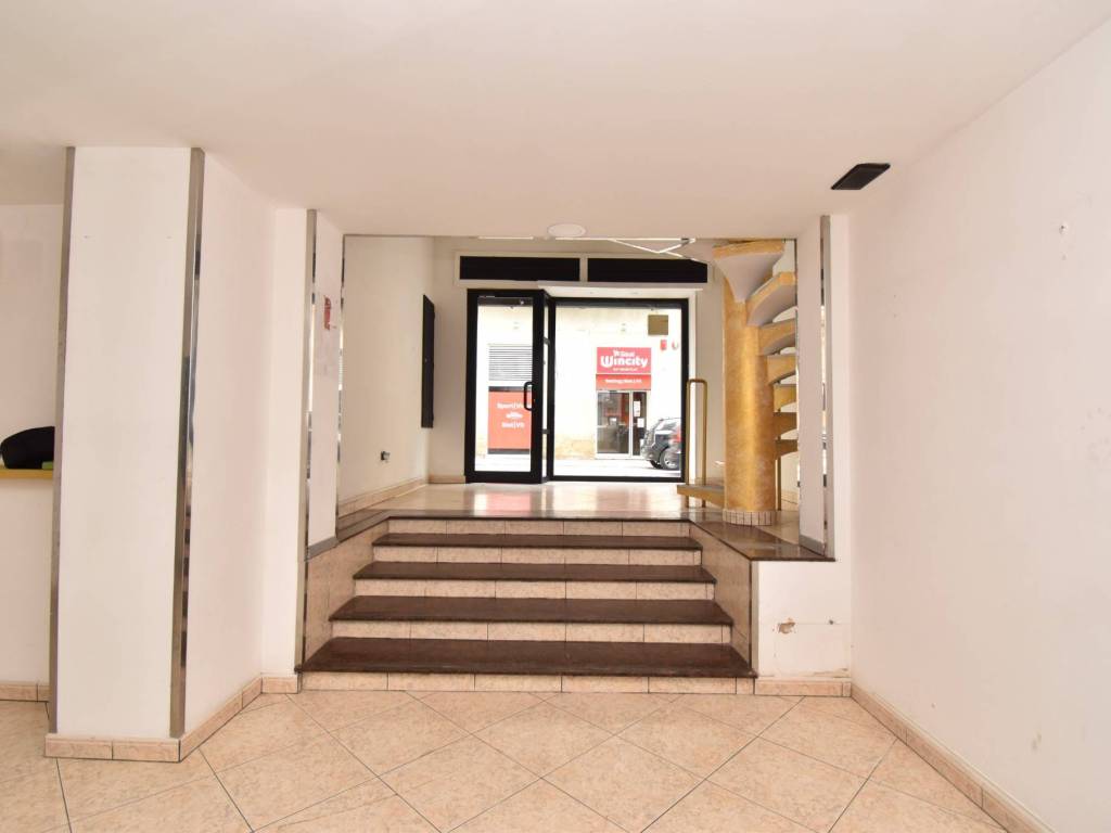 negozio in affitto a Lecce in zona Centro Città