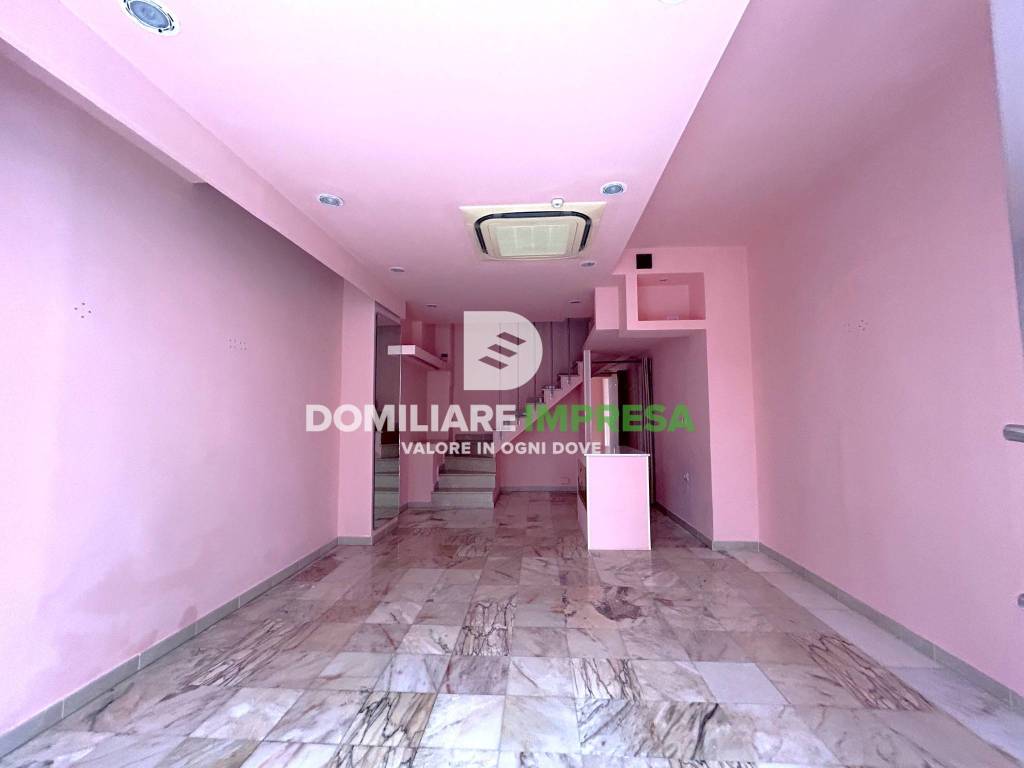 negozio in affitto a Lecce in zona Centro Città