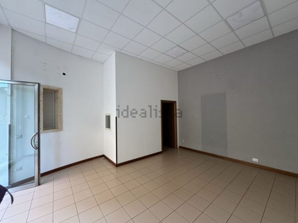 locale commerciale in affitto a Lecce