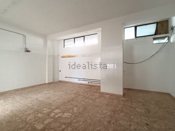 locale commerciale in affitto a Lecce in zona Ariosto