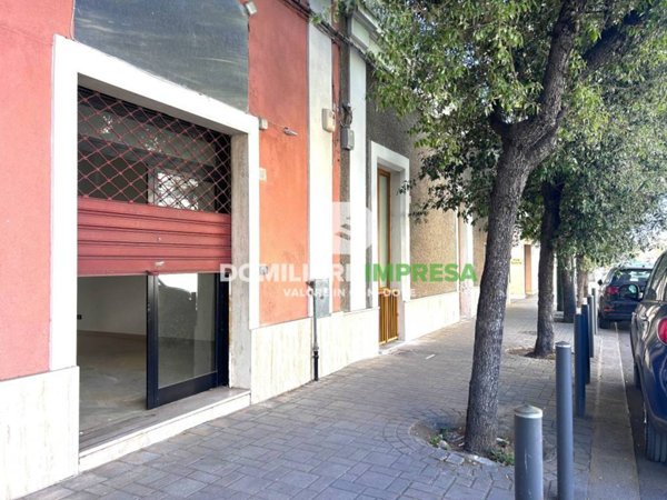 negozio in affitto a Lecce in zona Leuca