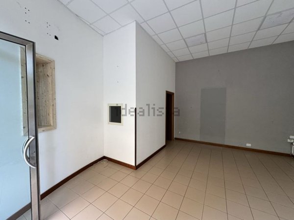 locale commerciale in affitto a Lecce