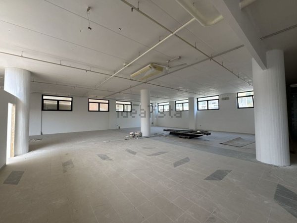 locale commerciale in affitto a Lecce
