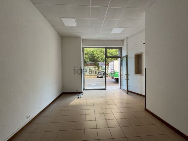 locale commerciale in affitto a Lecce