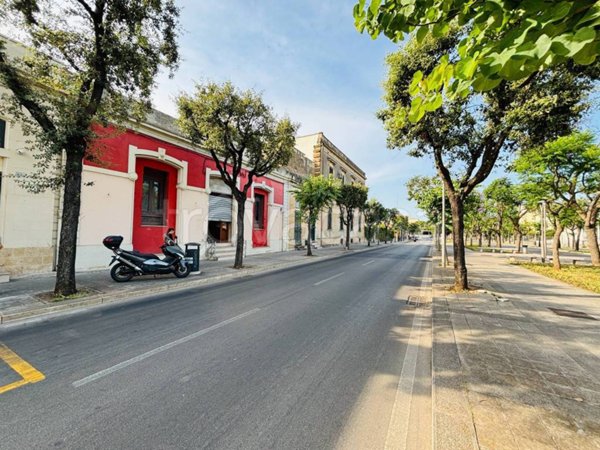 negozio in affitto a Lecce in zona Borgo Pace