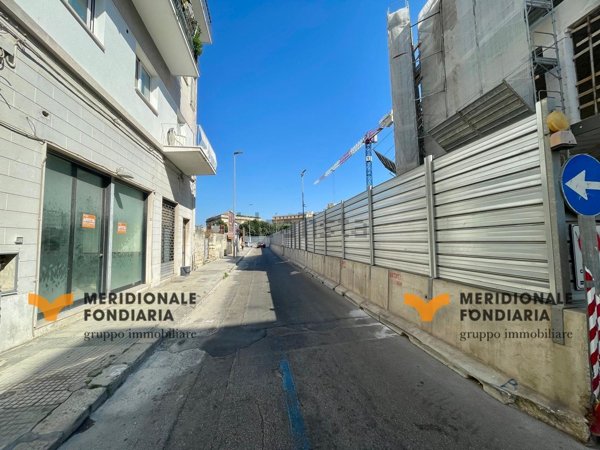 locale commerciale in affitto a Lecce
