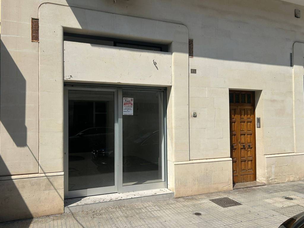 negozio in affitto a Lecce in zona Mazzini