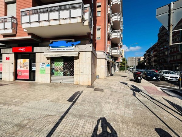 negozio in affitto a Lecce in zona Partigiani