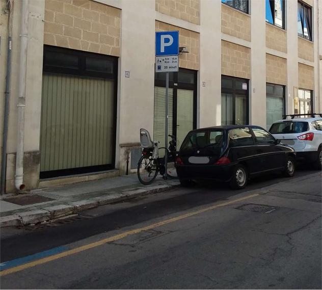 locale commerciale in affitto a Lecce