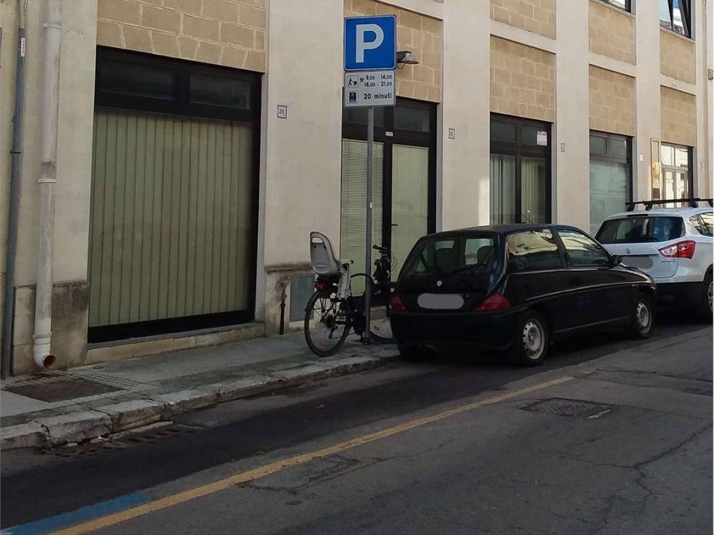 negozio in affitto a Lecce