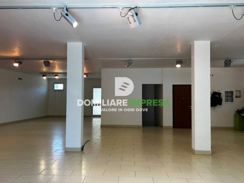 locale commerciale in affitto a Lecce in zona Salesiani