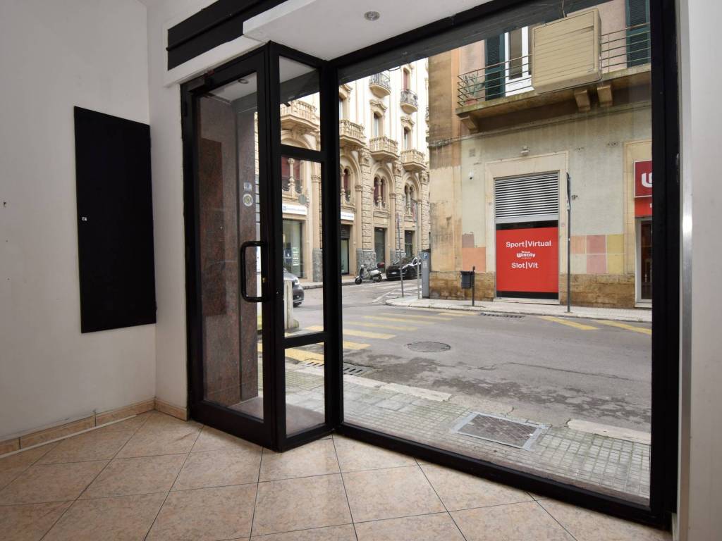negozio in affitto a Lecce in zona Centro Città