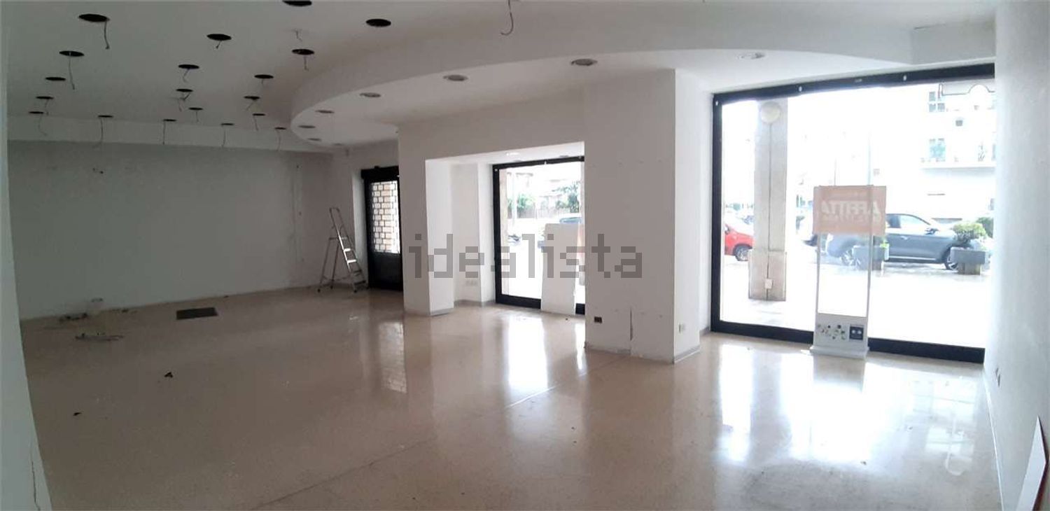 locale commerciale in affitto a Lecce