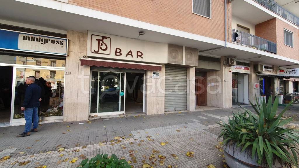 negozio in affitto a Lecce in zona Leuca