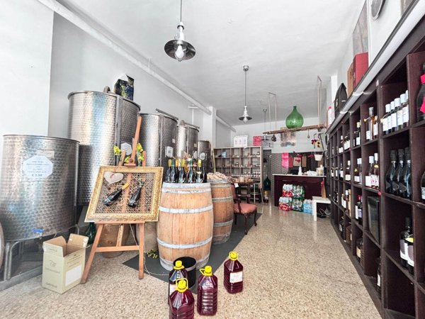 locale commerciale in affitto a Lecce in zona Leuca