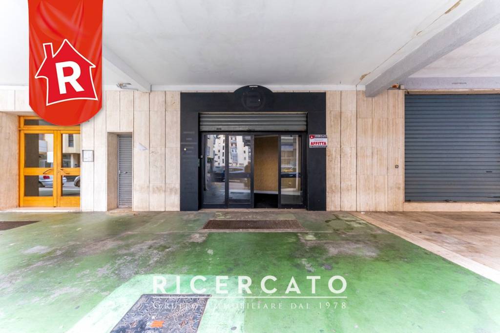 negozio in affitto a Lecce in zona Ariosto