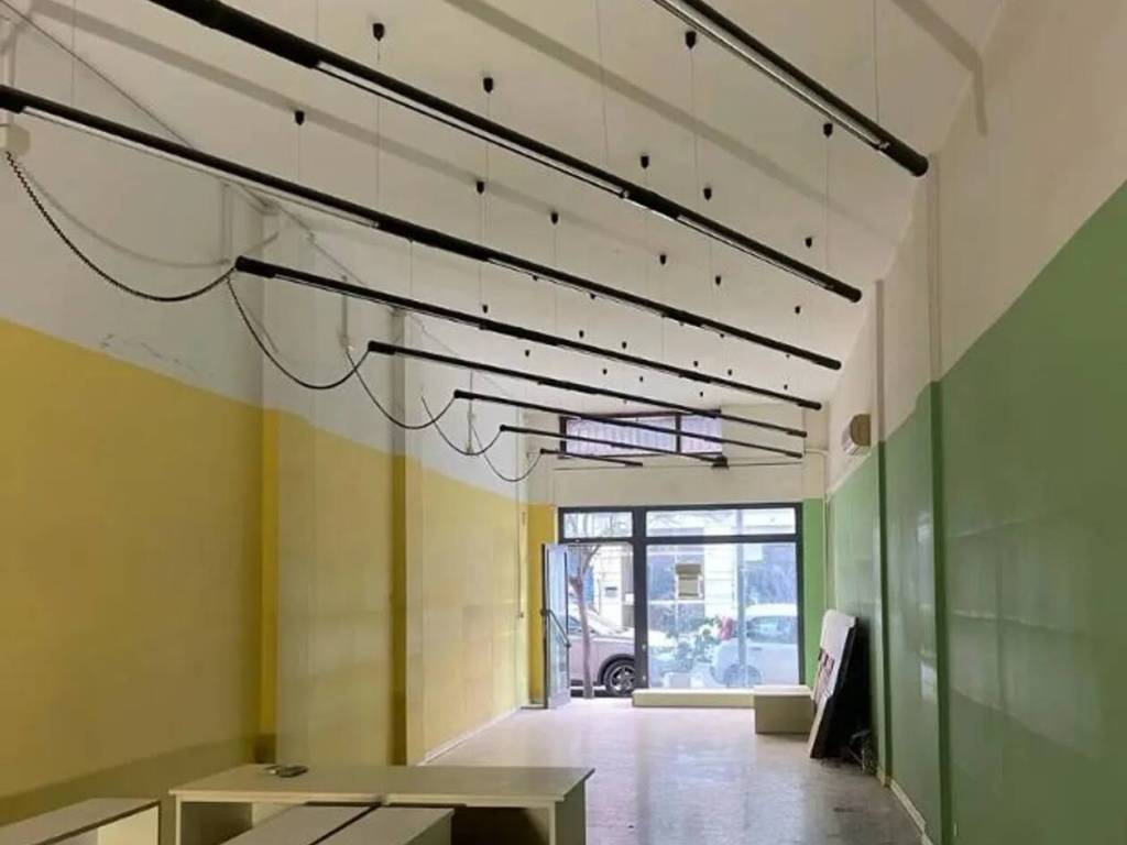 negozio in affitto a Lecce in zona Ariosto