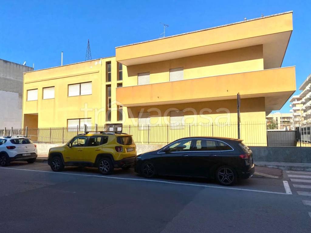 ufficio in affitto a Lecce in zona Partigiani