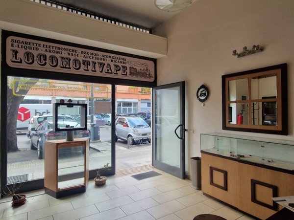 negozio in affitto a Lecce