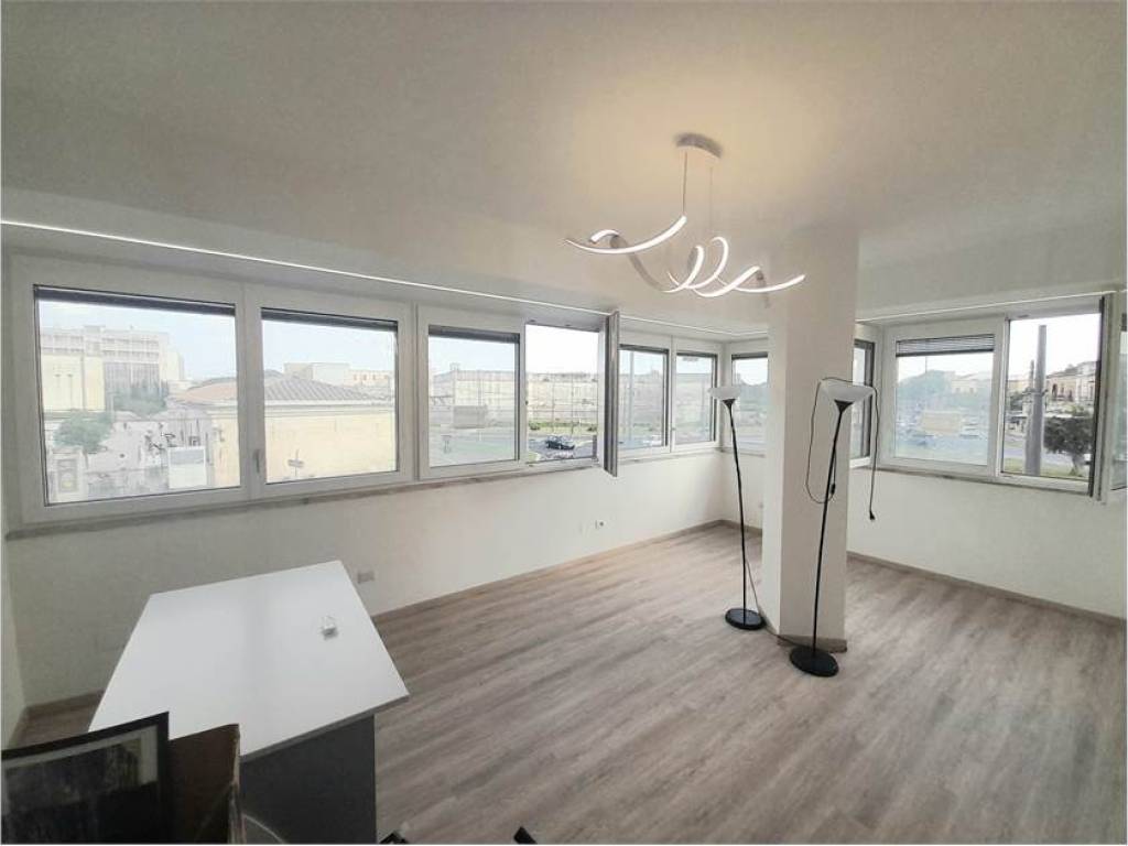 ufficio in affitto a Lecce in zona Santa Rosa