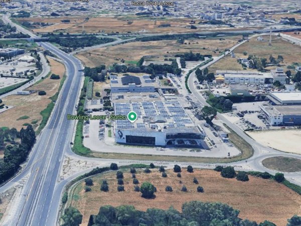 negozio in affitto a Lecce in zona Masseria Marsello