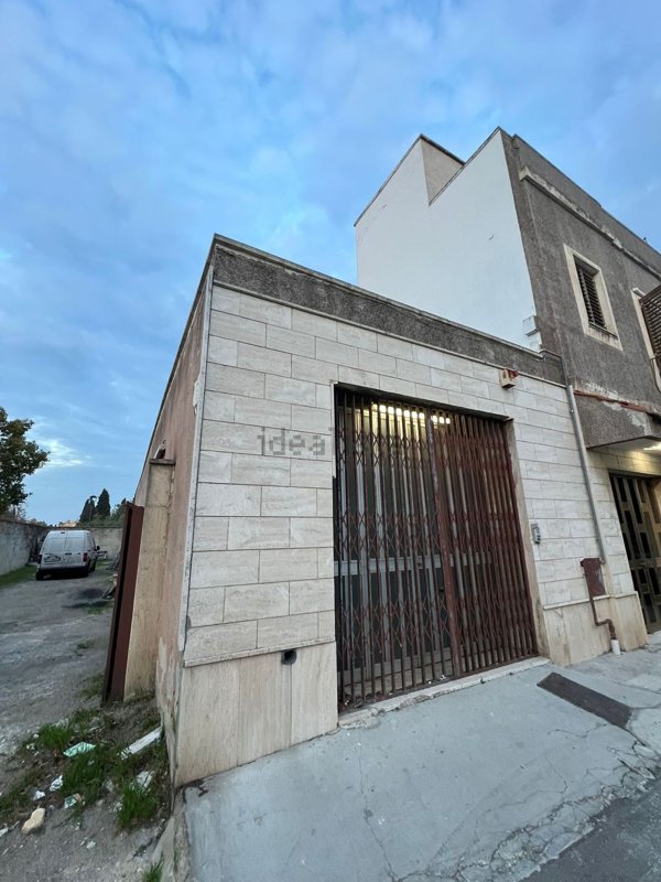 locale commerciale in affitto a Lecce