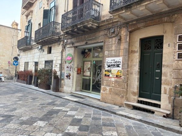 locale commerciale in affitto a Lecce in zona Centro Città