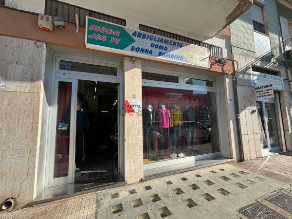 locale commerciale in affitto a Lecce in zona Ariosto