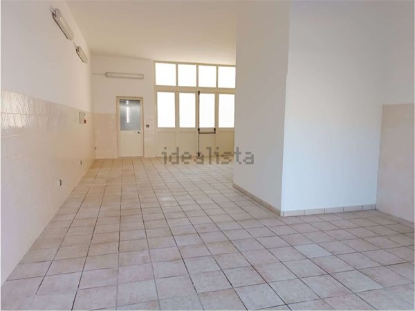 locale commerciale in affitto a Lecce in zona Borgo Pace