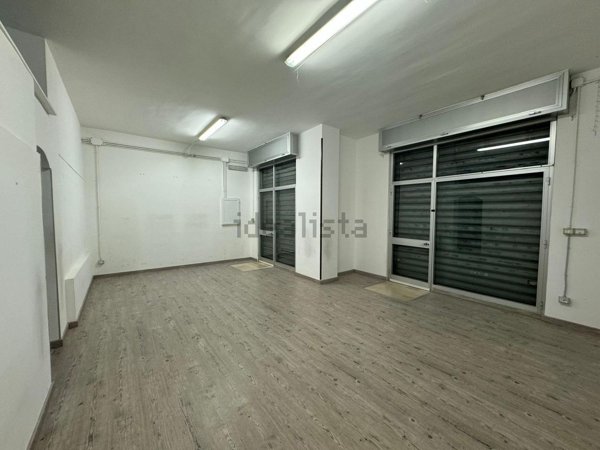 locale di sgombero in affitto a Lecce