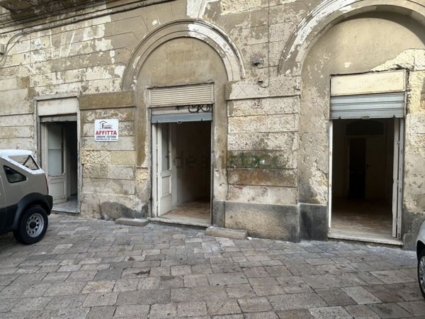 locale commerciale in affitto a Lecce in zona Centro Città