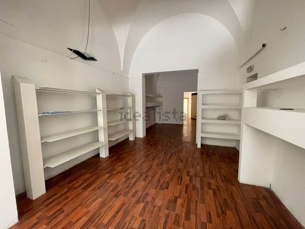 locale commerciale in affitto a Lecce