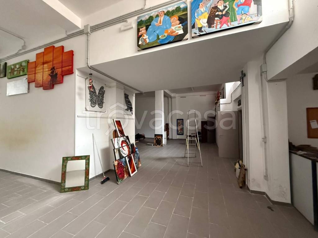negozio in affitto a Lecce