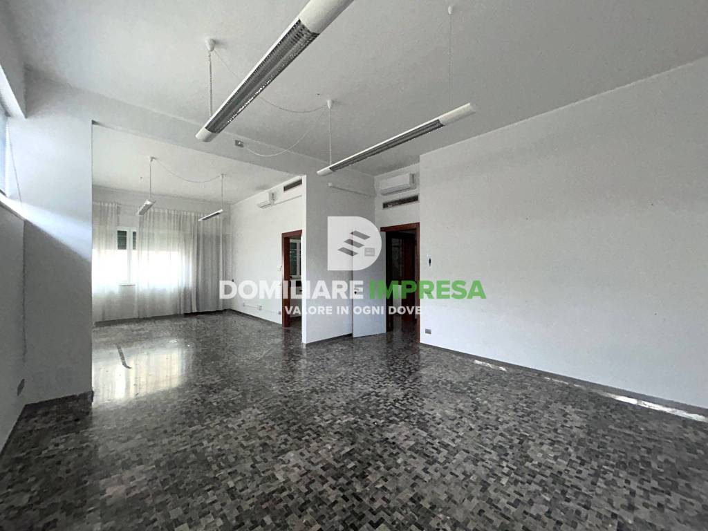 ufficio in affitto a Lecce in zona Partigiani